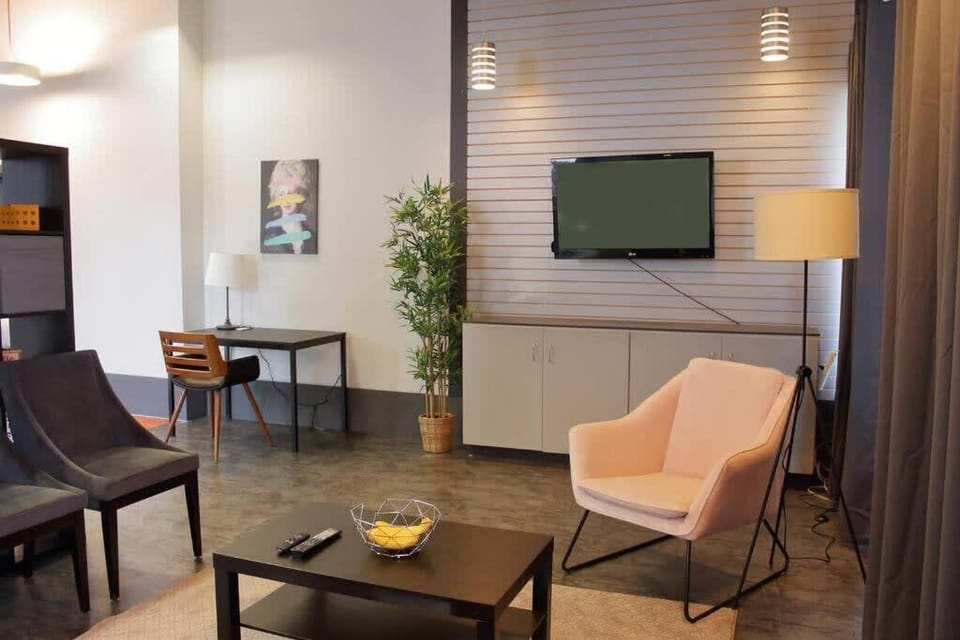 Industrial Chic Studio, Unit B Apartment in Halifax