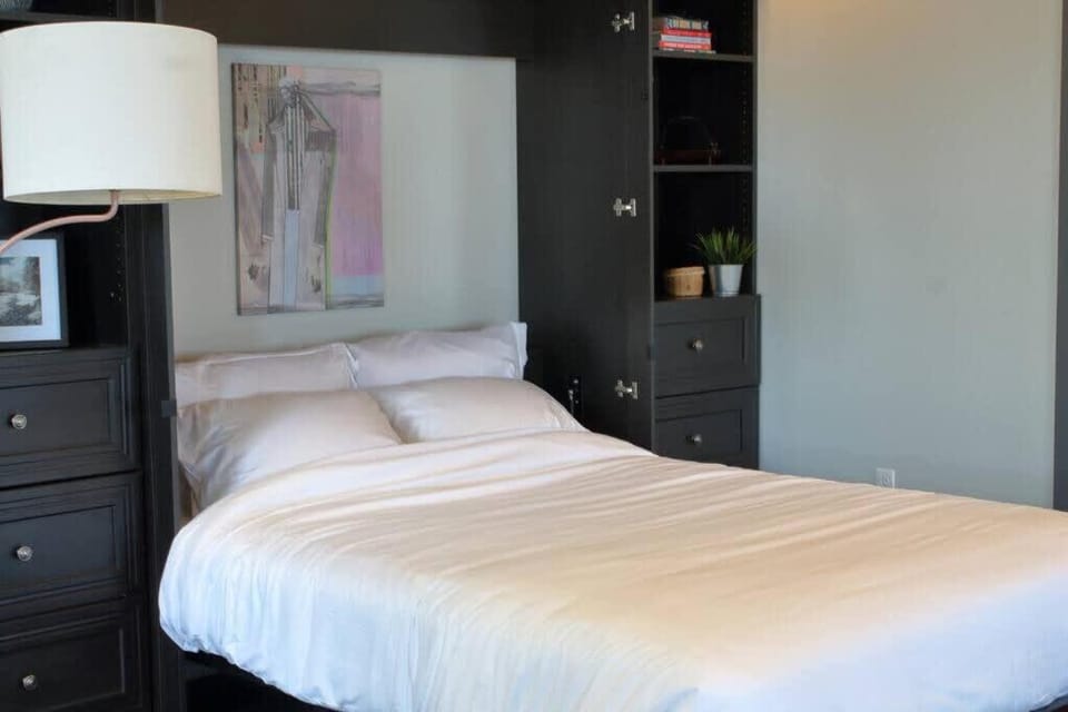 Industrial Chic Studio, Unit B Apartment in Halifax