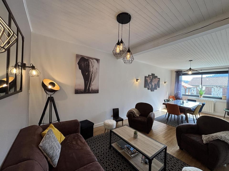Gîte spacieux et calme avec jardin, animaux acceptés - FR-1-489-568 House in Auvergne-Rhône-Alpes