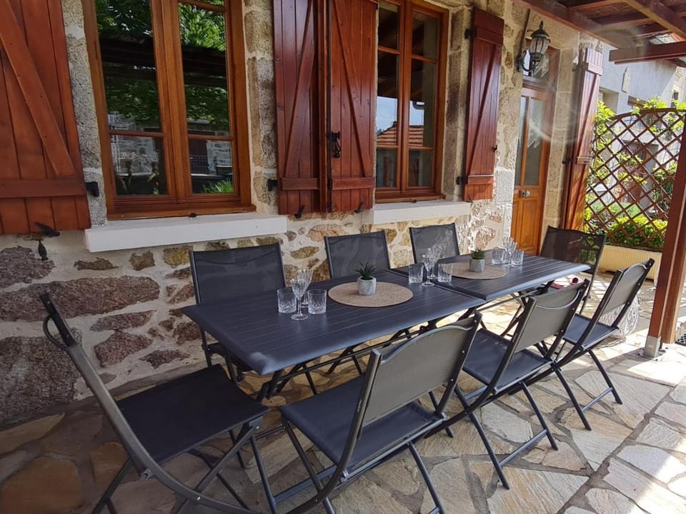 Gîte spacieux et calme avec jardin, animaux acceptés - FR-1-489-568 House in Auvergne-Rhône-Alpes