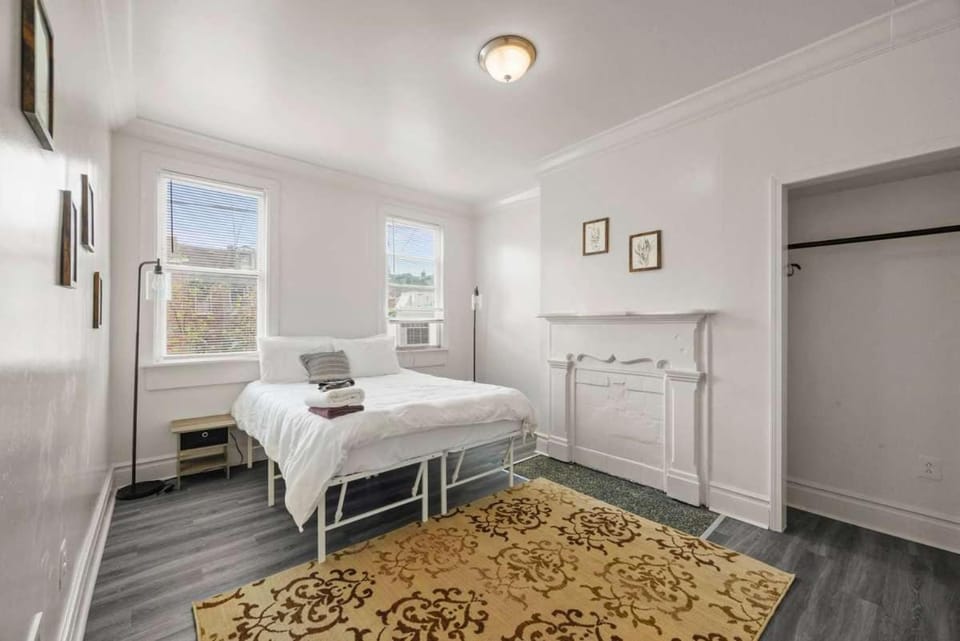 Stylish Northside 4 Bed Off Street Parking House in Pittsburgh