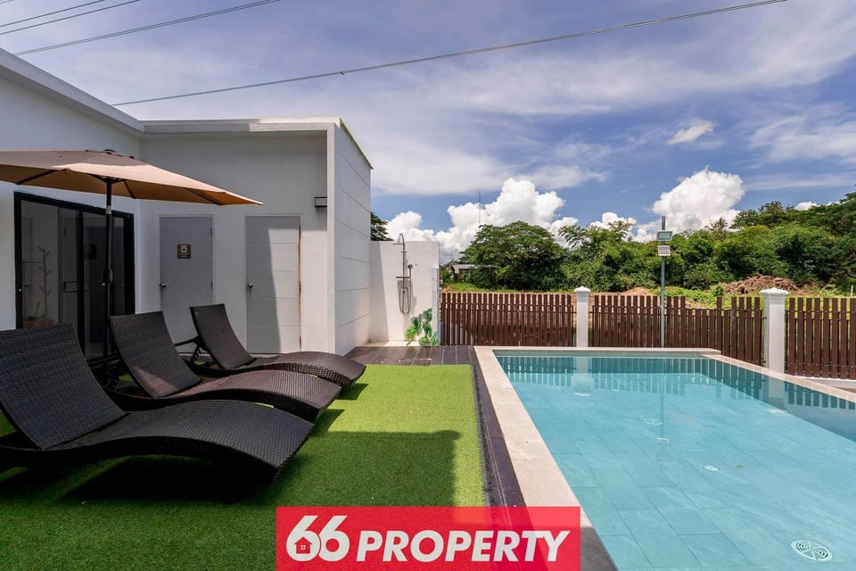 9 Room Huge Pool Villa near Central Festival Villa in Chiang Mai