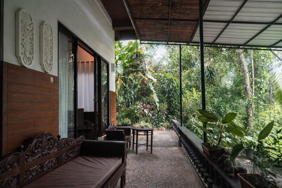 Jungle Hideaway Villas 3 - River Backyard Villa in Abiansemal