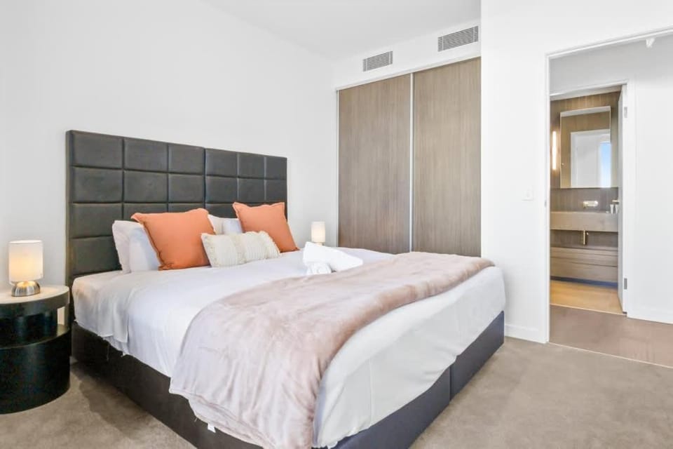 Beautiful Brisbane CBD High Rise Apt at Queens Wharf Apartment in Brisbane City