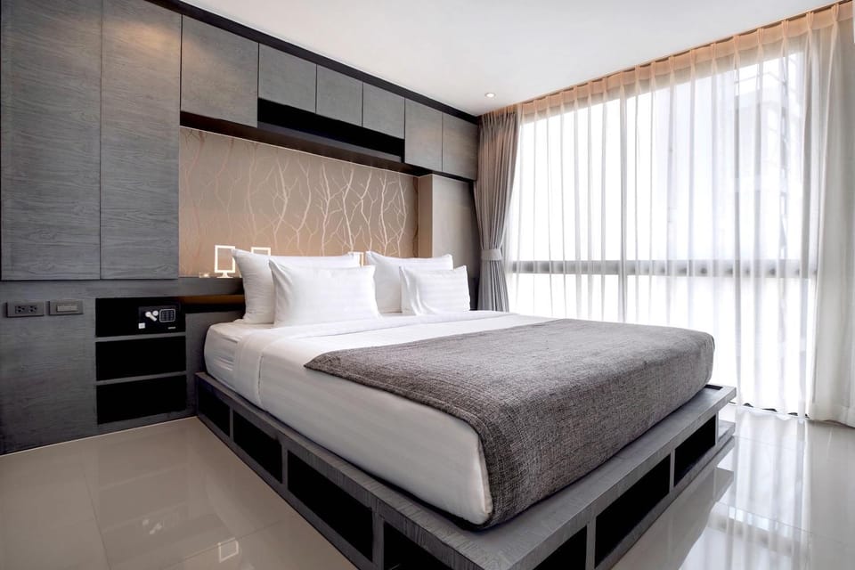 Bed, Photo of the whole room, Bedroom