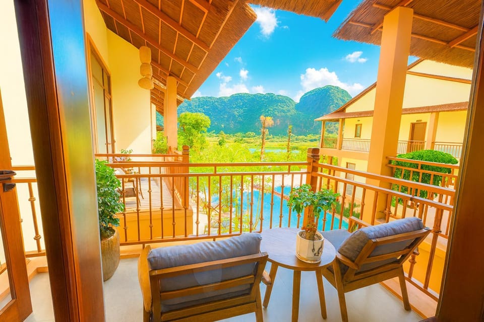 View (from property/room), Mountain view, Pool view