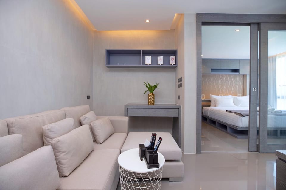 Living room, Photo of the whole room, Seating area