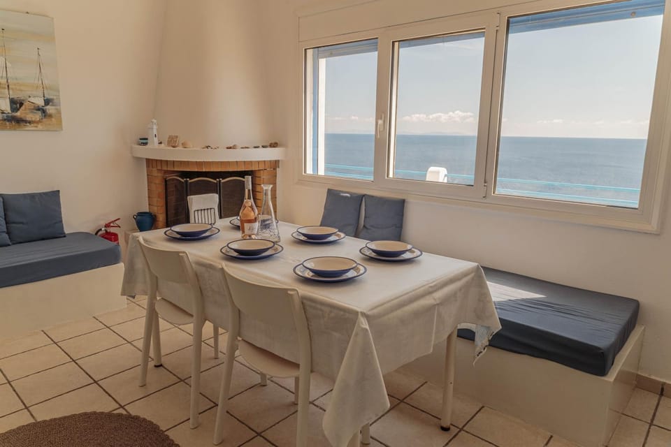 Living room, Seating area, Dining area, Sea view, fireplace