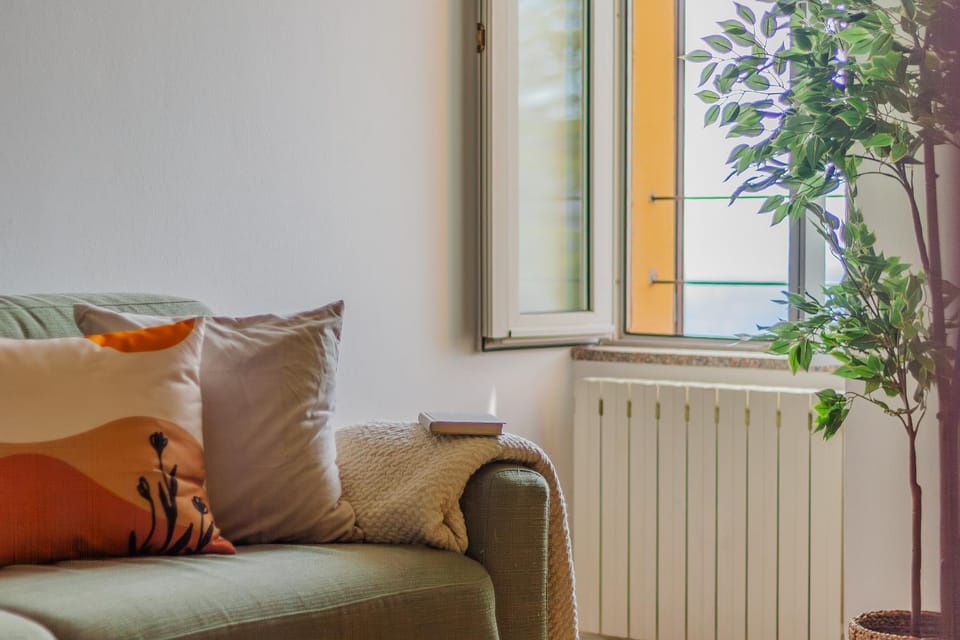 Living room, Seating area, internet