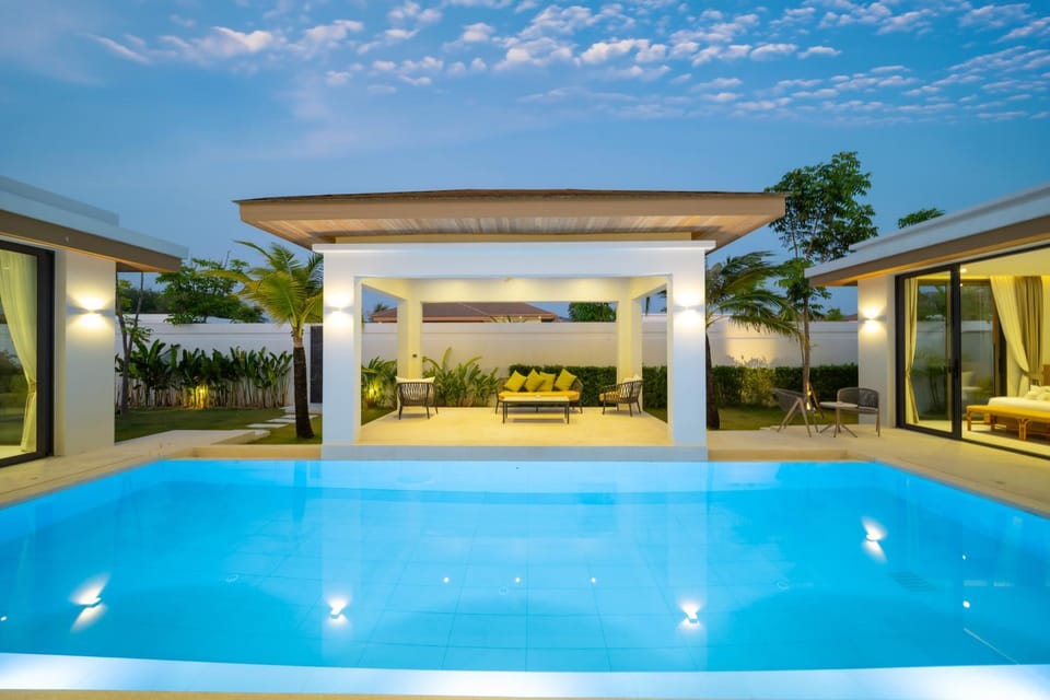 Pool view, Swimming pool