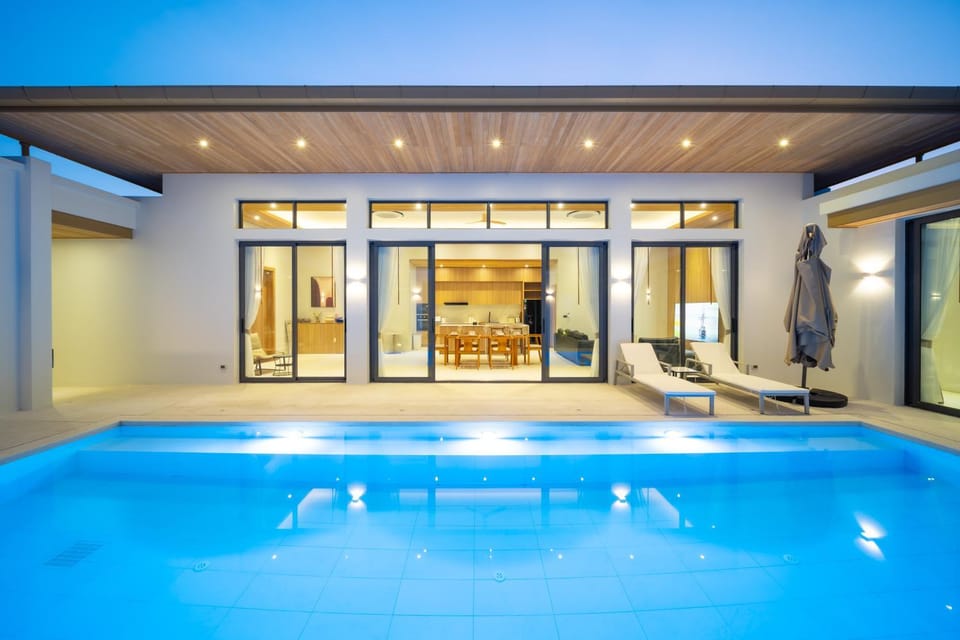 Property building, Pool view, Swimming pool, sunbed