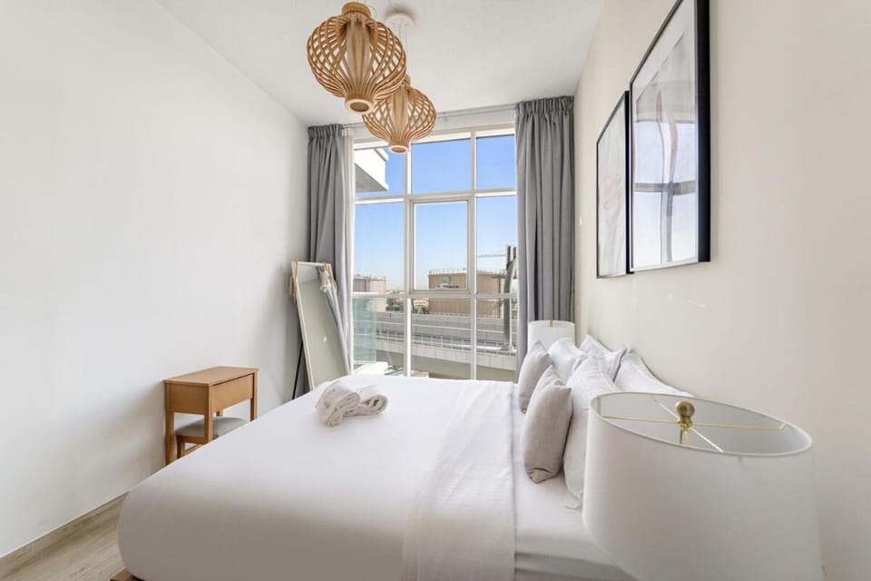 FIRST CLASS 1BR Elegant Marina Hideaway Apartment in Dubai