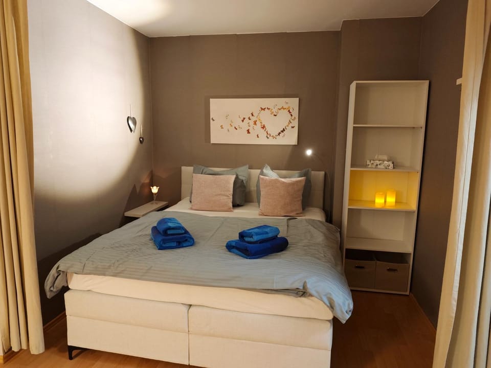 Bed, Bedroom