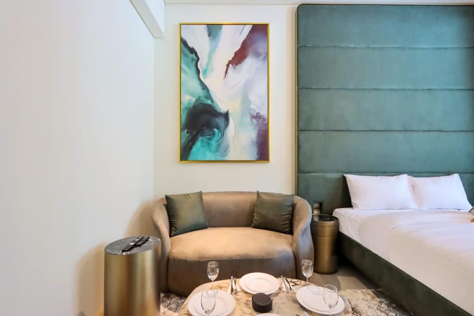 Bed, Photo of the whole room, Seating area