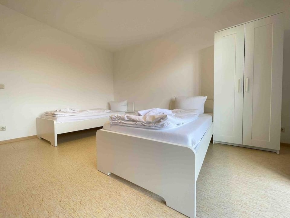 STA1043 gut geschnittene Monteurwohnung mit Balkon Apartment in Bavaria