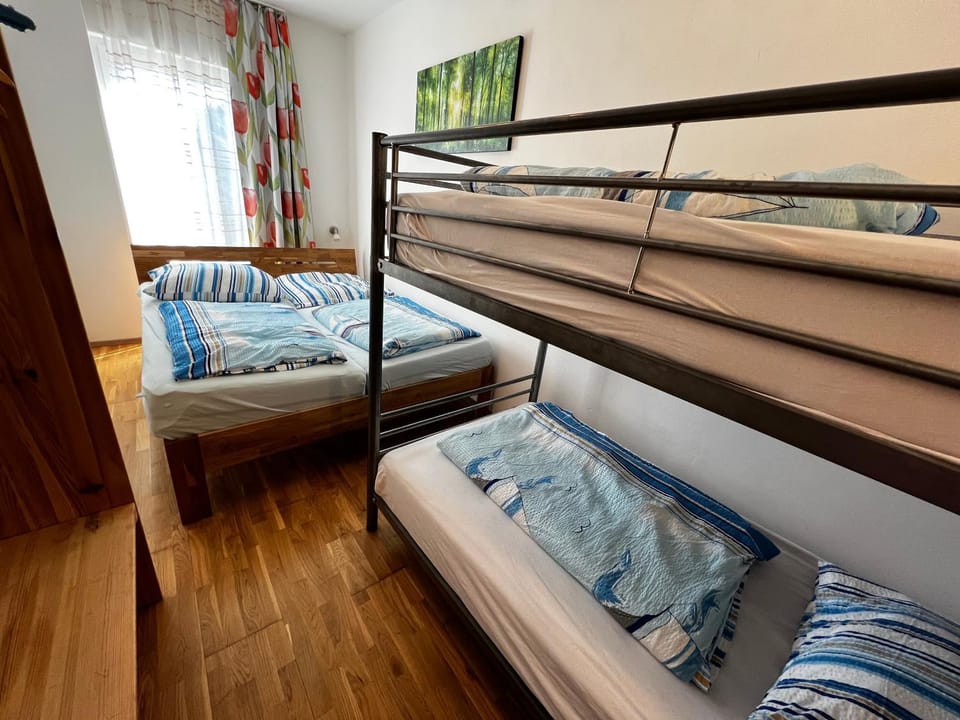 Bed, Bedroom, bunk bed