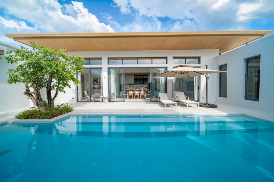 Property building, Pool view, Swimming pool, sunbed