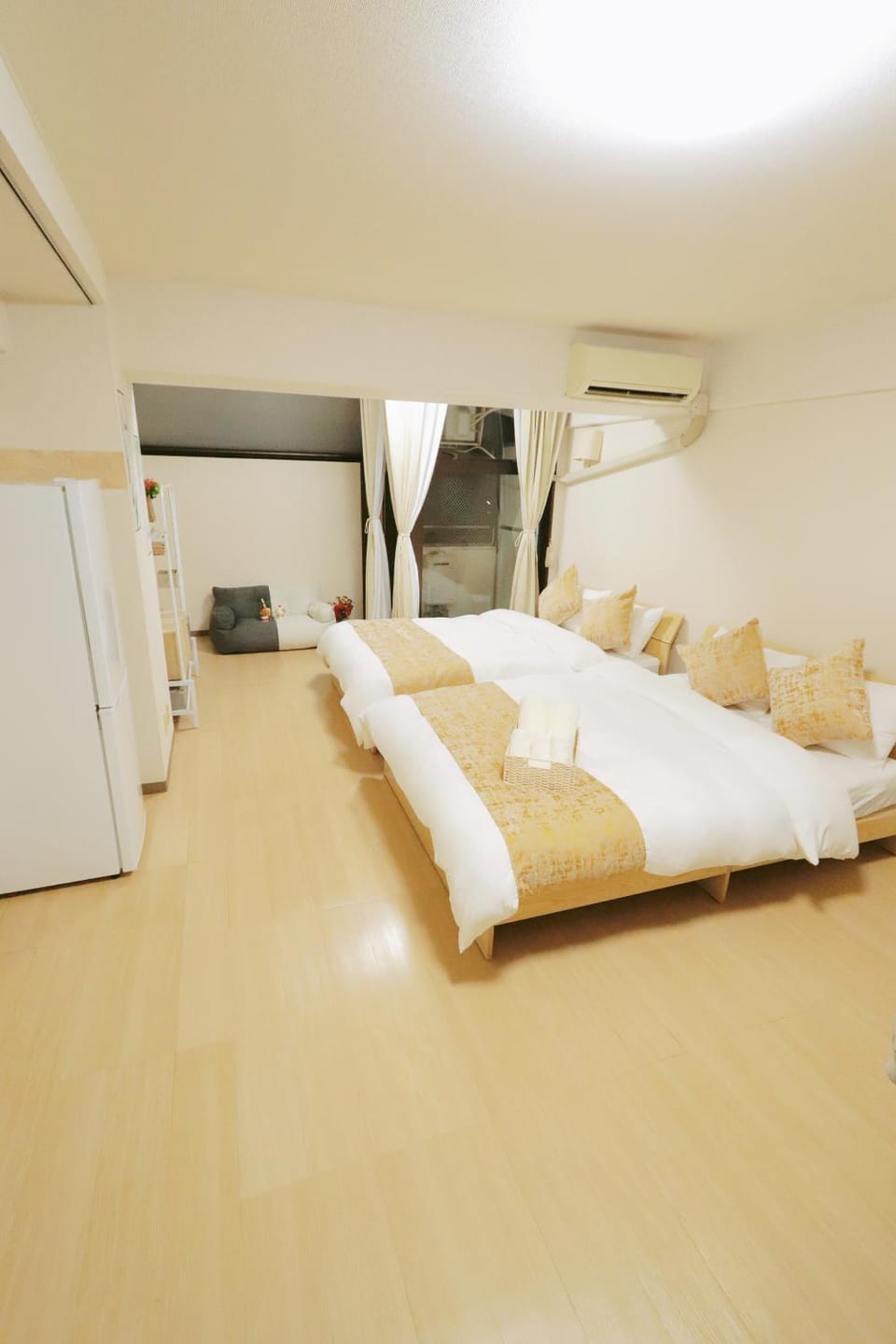 Bed, Photo of the whole room, Bedroom, air conditioner
