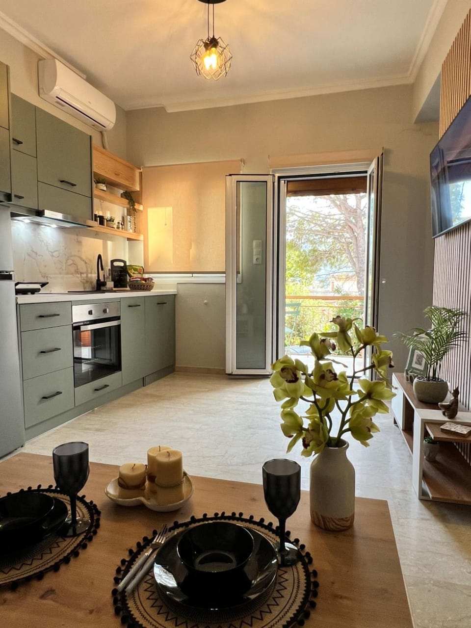 Kitchen or kitchenette, Seating area, kitchen