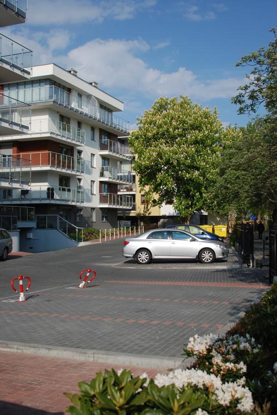 Property building, Neighbourhood