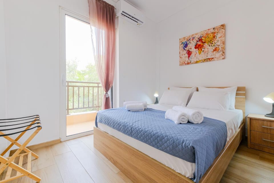 Bed, Photo of the whole room, Bedroom, towels, air conditioner