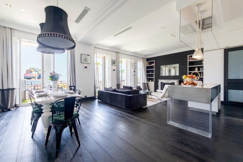Kitchen or kitchenette, Living room, Dining area
