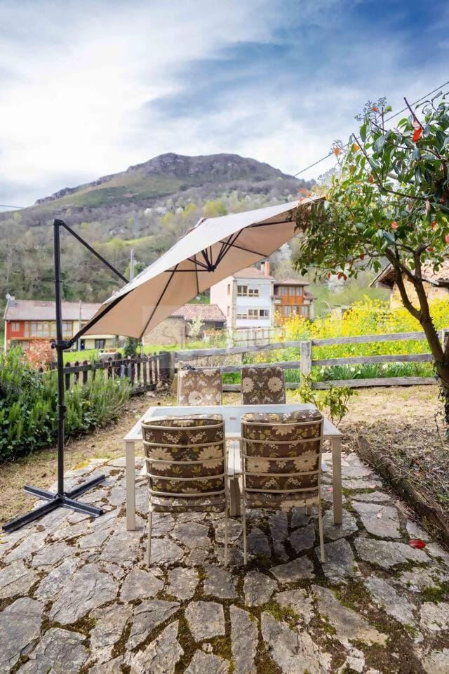 Casa De Tanes By Silastur House in Asturias