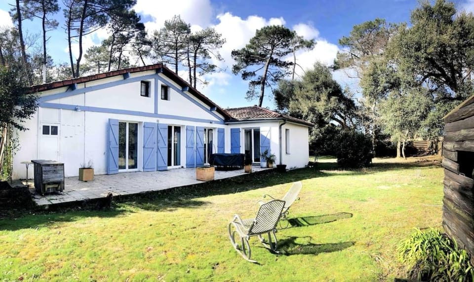 Property building, Patio, Garden, Garden, Balcony/Terrace, Garden view