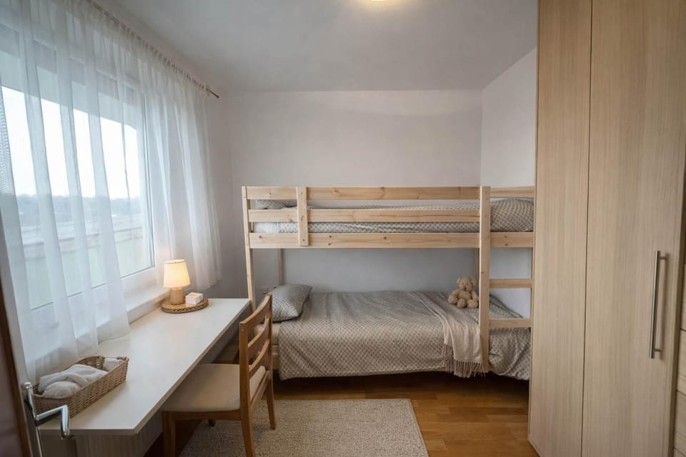 Bed, Photo of the whole room, Seating area, Bedroom, bunk bed, towels