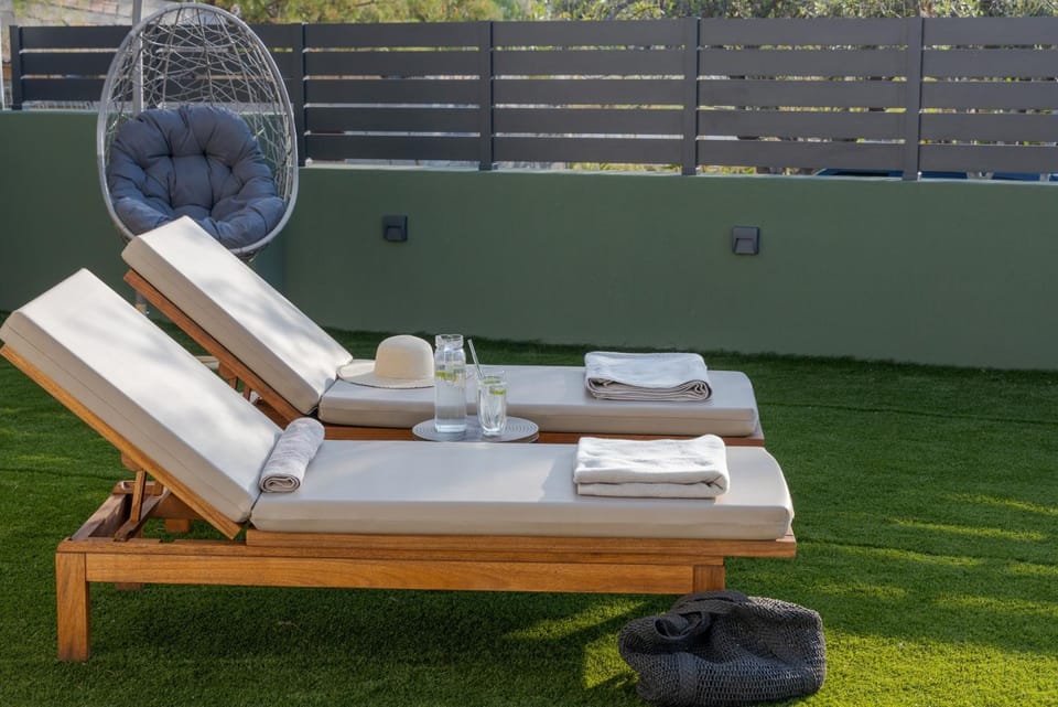 Patio, sunbed