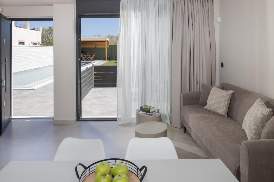 Balcony/Terrace, Living room