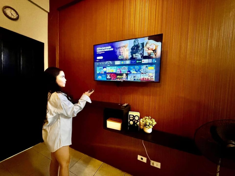 Communal lounge/ TV room, TV and multimedia