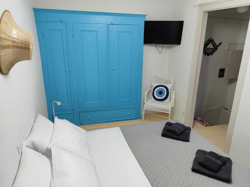 TV and multimedia, Photo of the whole room, Bedroom, wardrobe