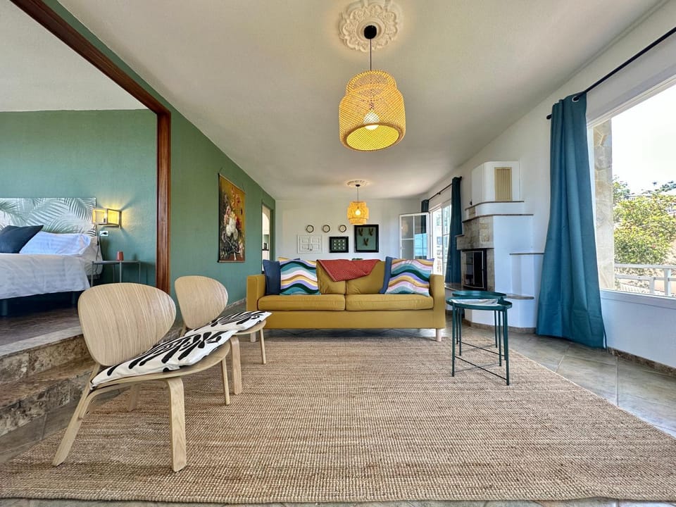 View (from property/room), Living room, Seating area