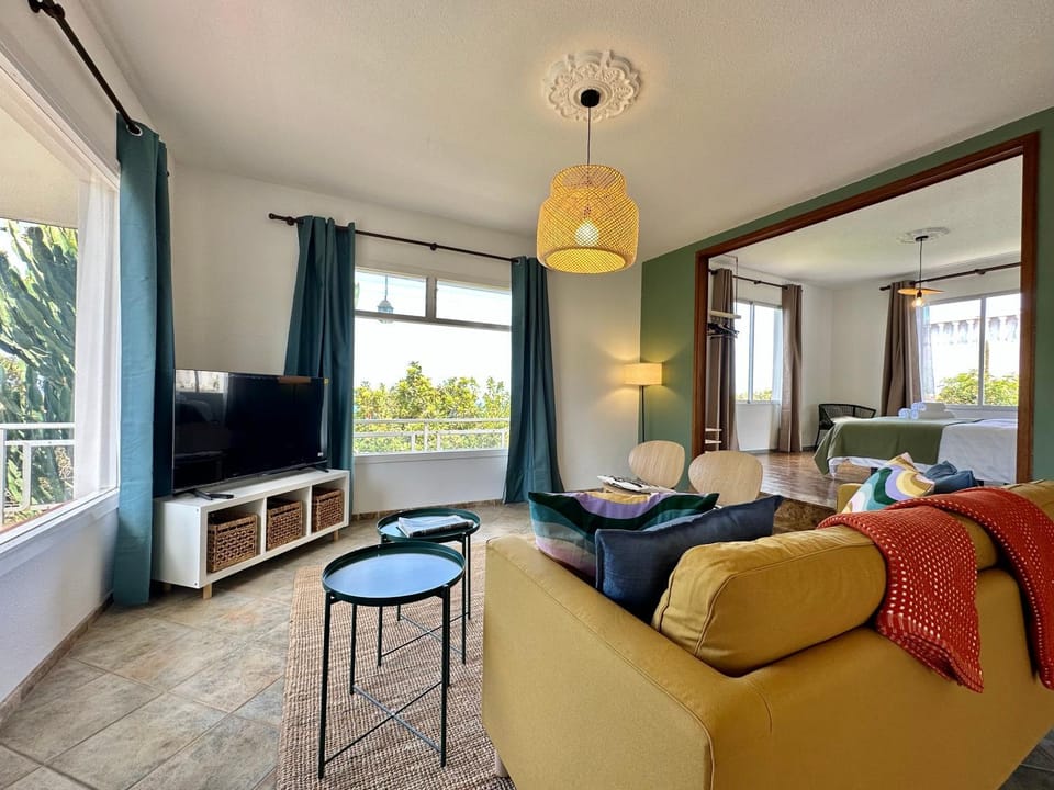 TV and multimedia, Living room, Seating area