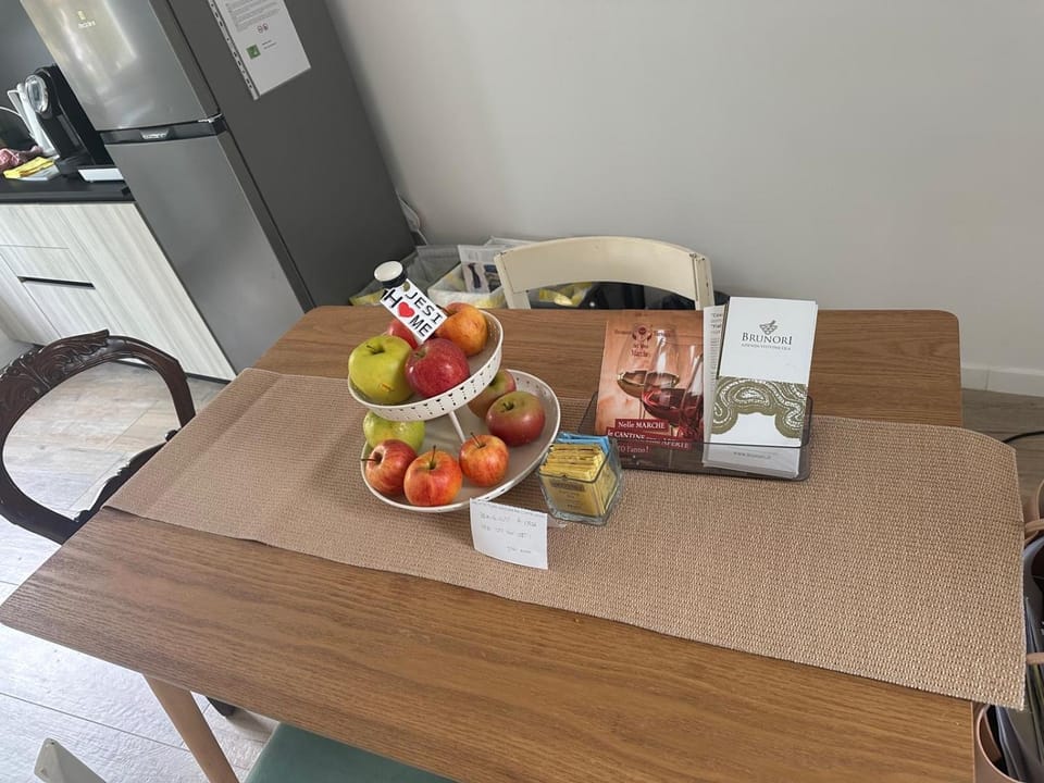 Communal kitchen, Food