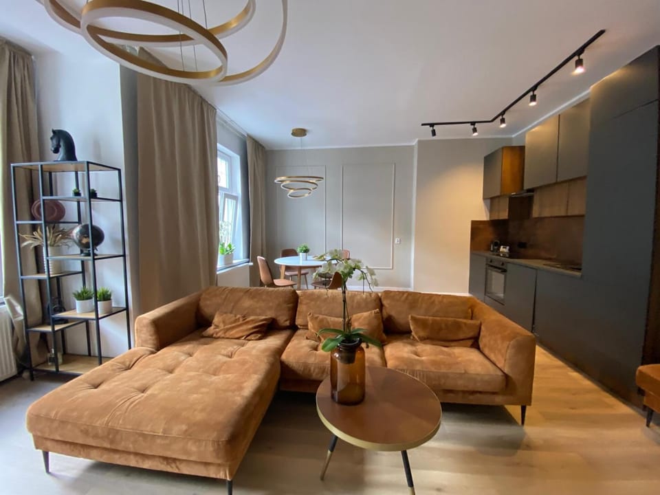 Kitchen or kitchenette, Living room, Seating area