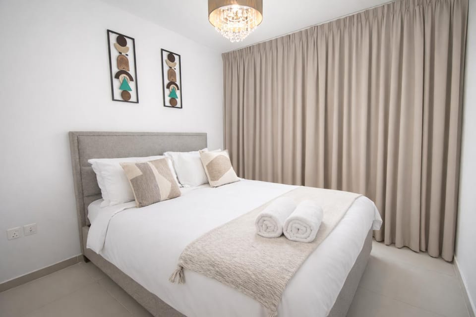 Bedroom, towels