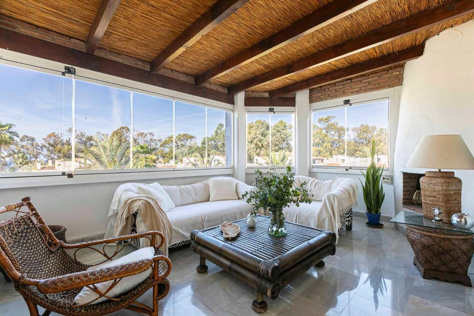 Patio, Living room