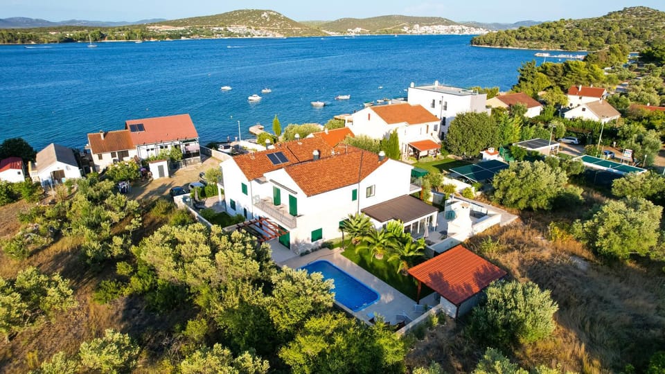 Property building, Day, Bird's eye view, Sea view