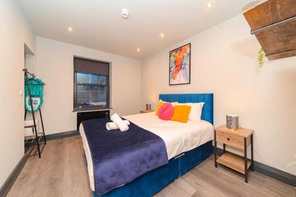Bloomsaway Seafront Two Bedroom BN112SHP01 Apartment in Brighton
