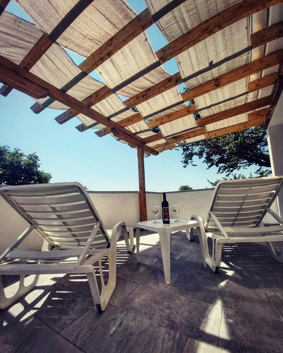 Day, Summer, Balcony/Terrace, Balcony/Terrace, On site