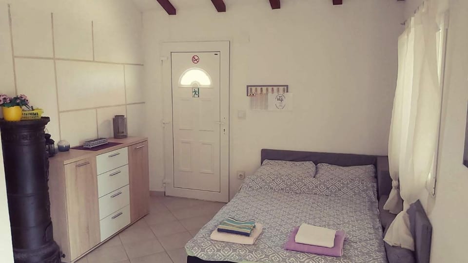 Day, Summer, Coffee/tea facilities, Kitchen or kitchenette, Living room, Dining area, On site