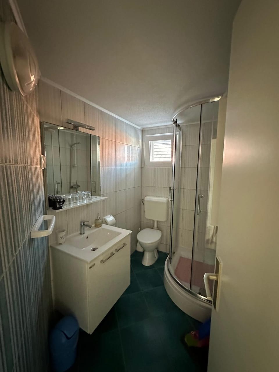 Shower, Toilet, Day, Summer, Bathroom, On site