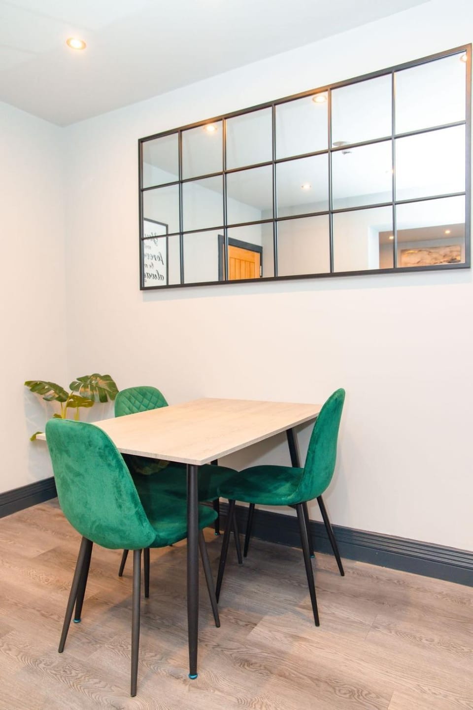 Bloomsaway Seafront Two Bedroom BN112SHP03 Apartment in Brighton