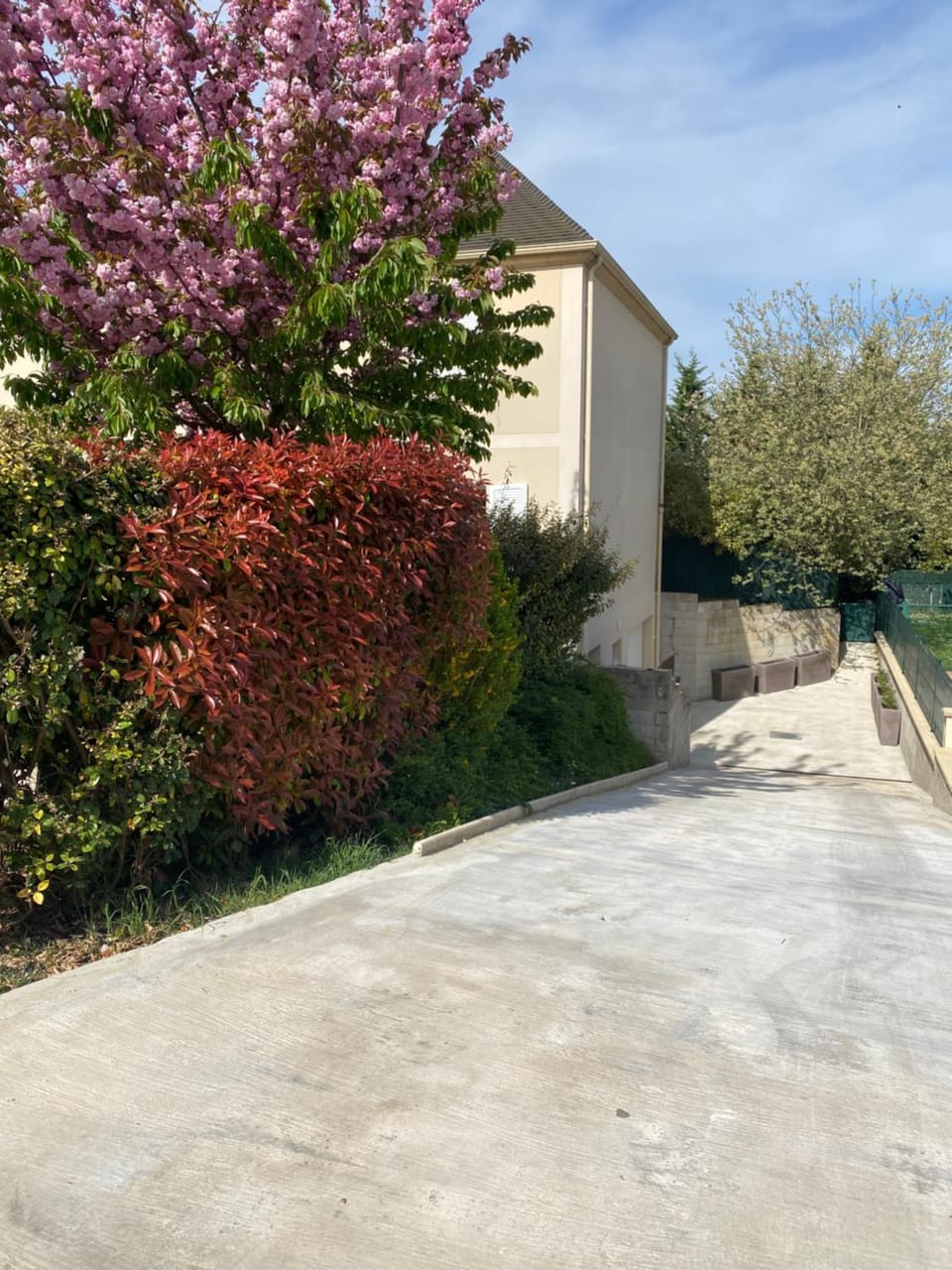 Spring, Day, Inner courtyard view