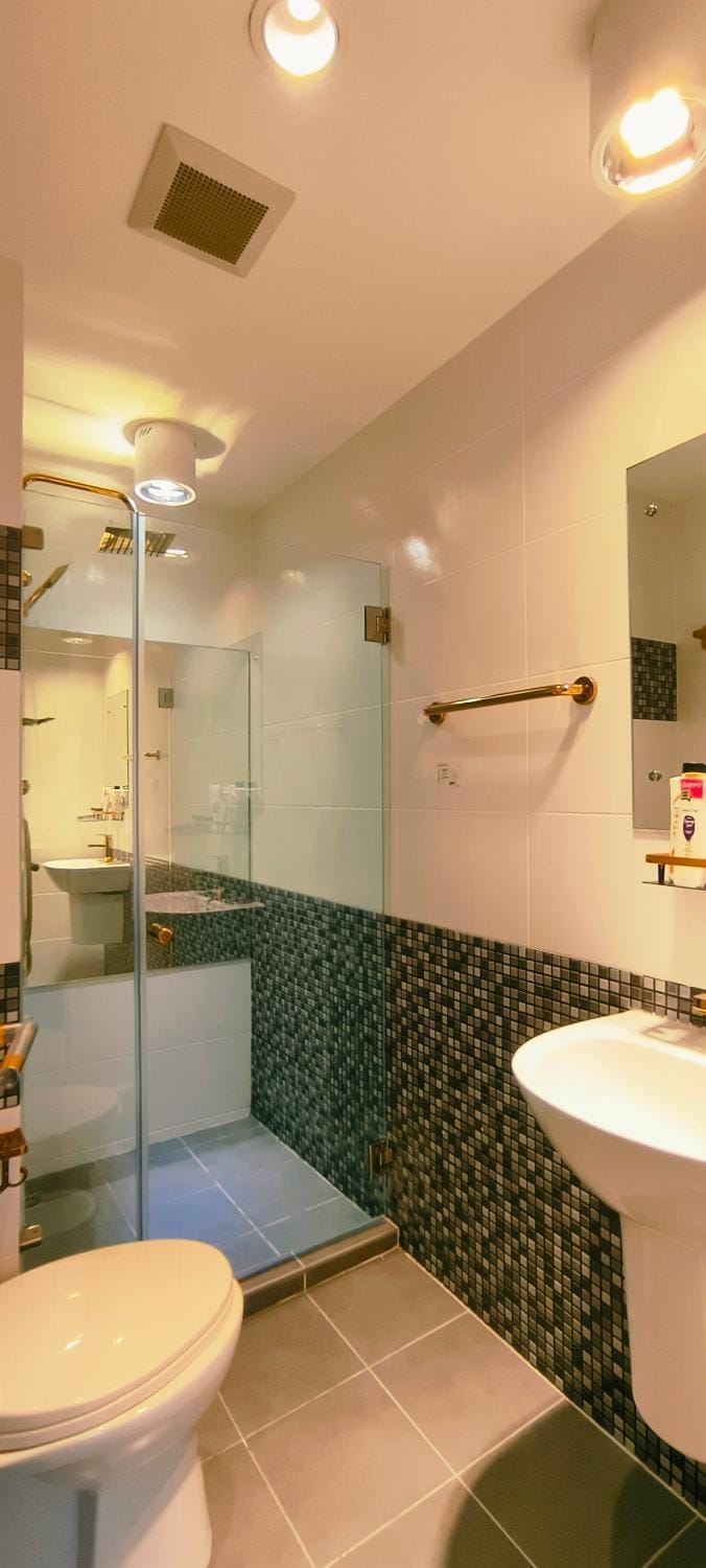 Shower, Toilet, Bathroom