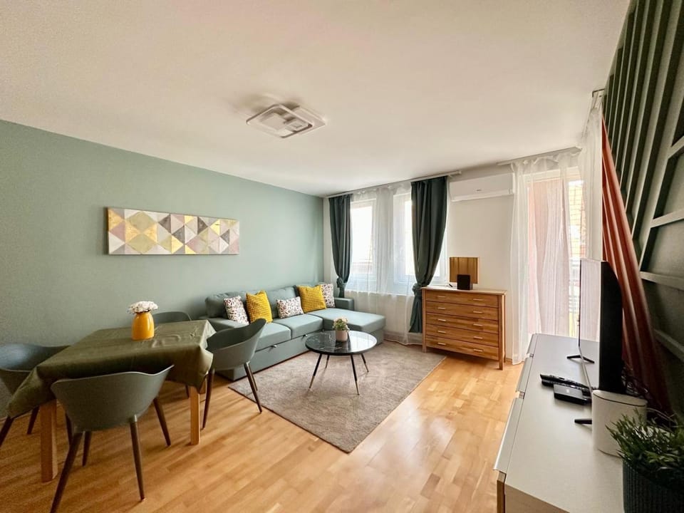 Akác apartment w terrace I FreeParking Apartment in Budapest