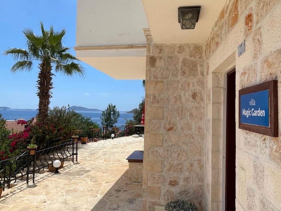 Monix Homes-Villa Magic Garden Villa in Antalya Province