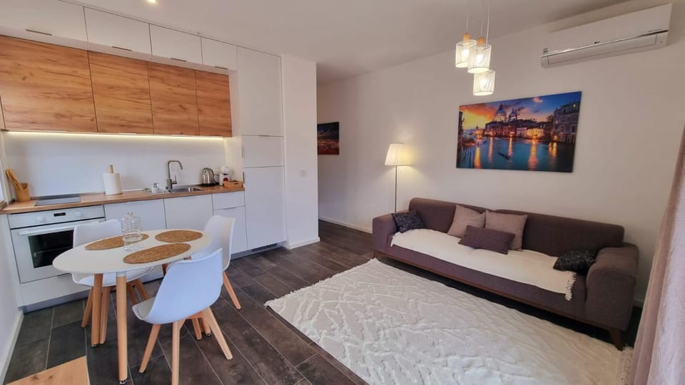 Tehnoplus apartment Apartment in Budva